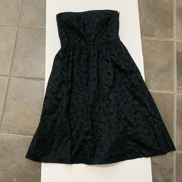 Ann Taylor Dresses & Skirts - Ann Taylor size 4 strapless dress